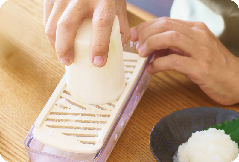 大根を下ろす