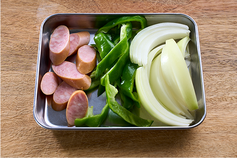 たまねぎ、ソーセージ、ピーマン