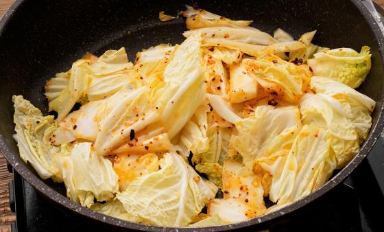 白菜に香りと旨みをまとわせる