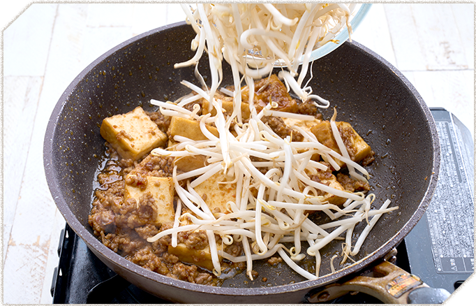 味の入りにくい食材から時間差で火を通す