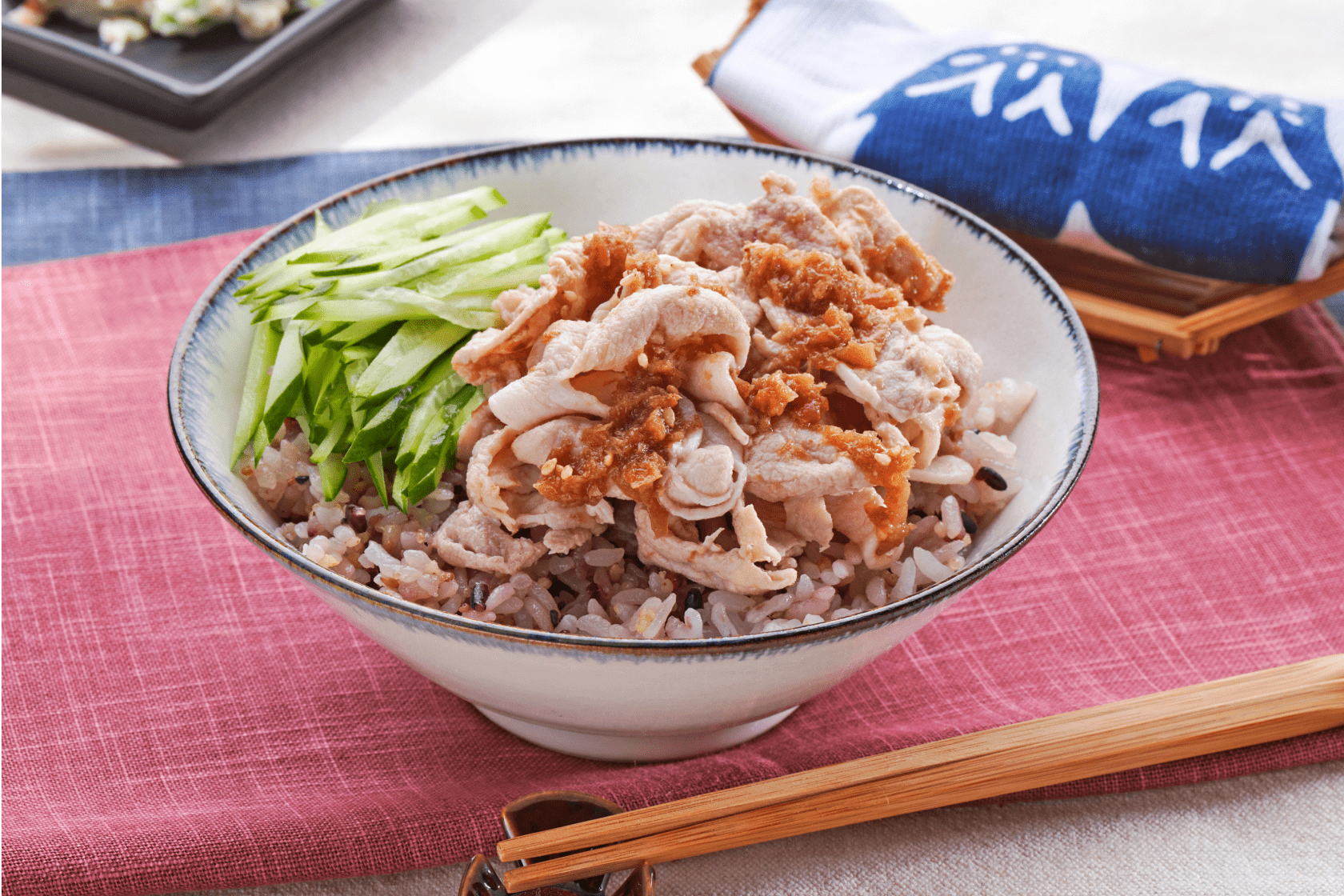 梅おかかごま豚しゃぶ丼