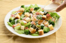 冷凍野菜で作るシーザーサラダ